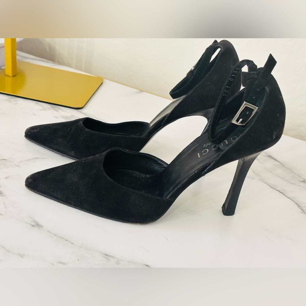 Gucci Black Suede Pumps
